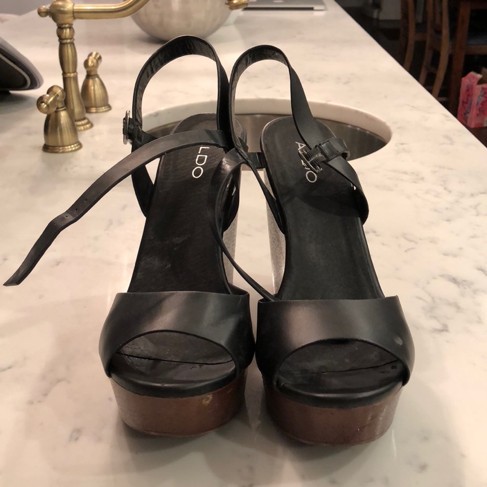 Lightweight Aldo Wedge Sandals Size 10